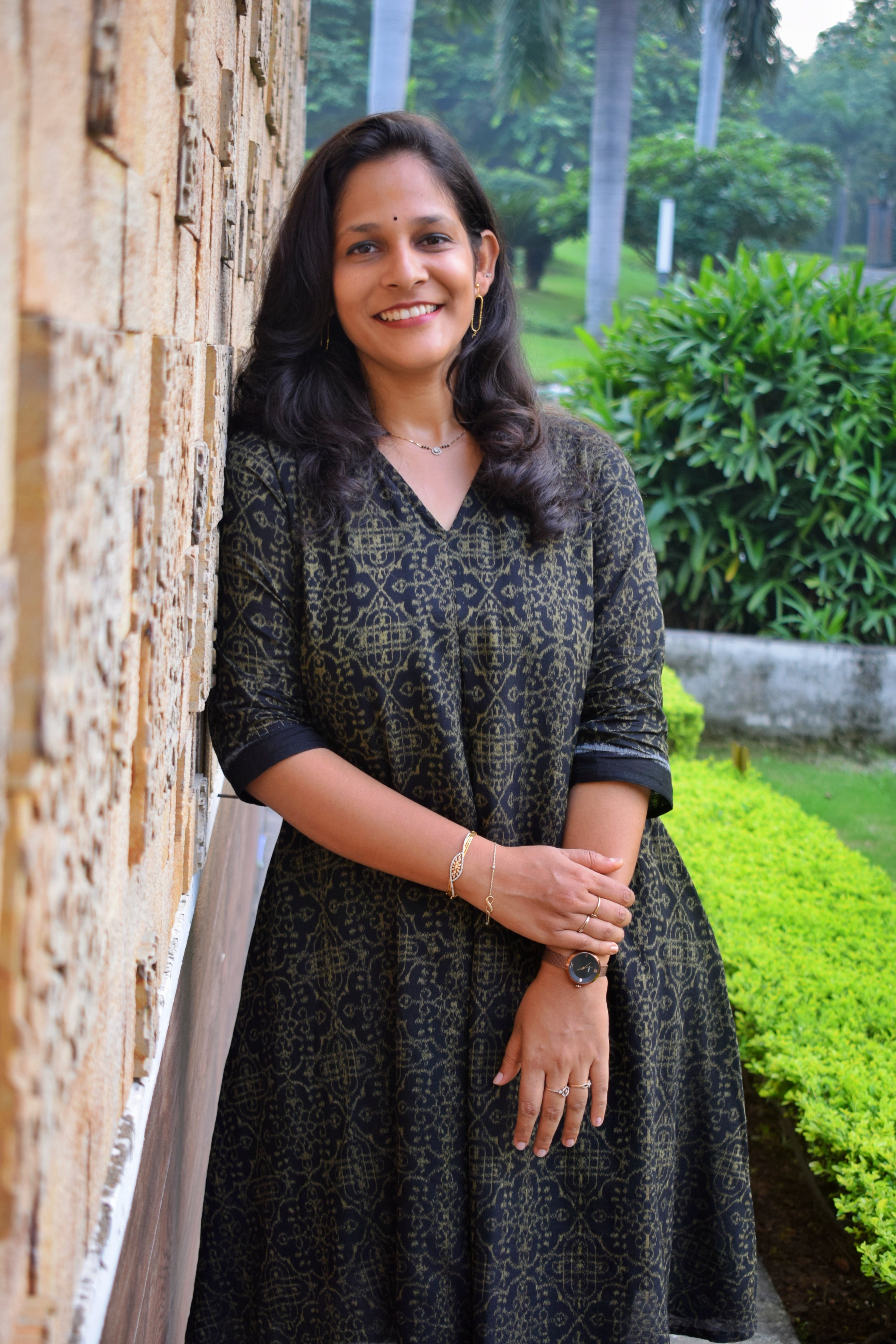 Vaidehi Black n Gold Double Ikkat Handloom Kurta