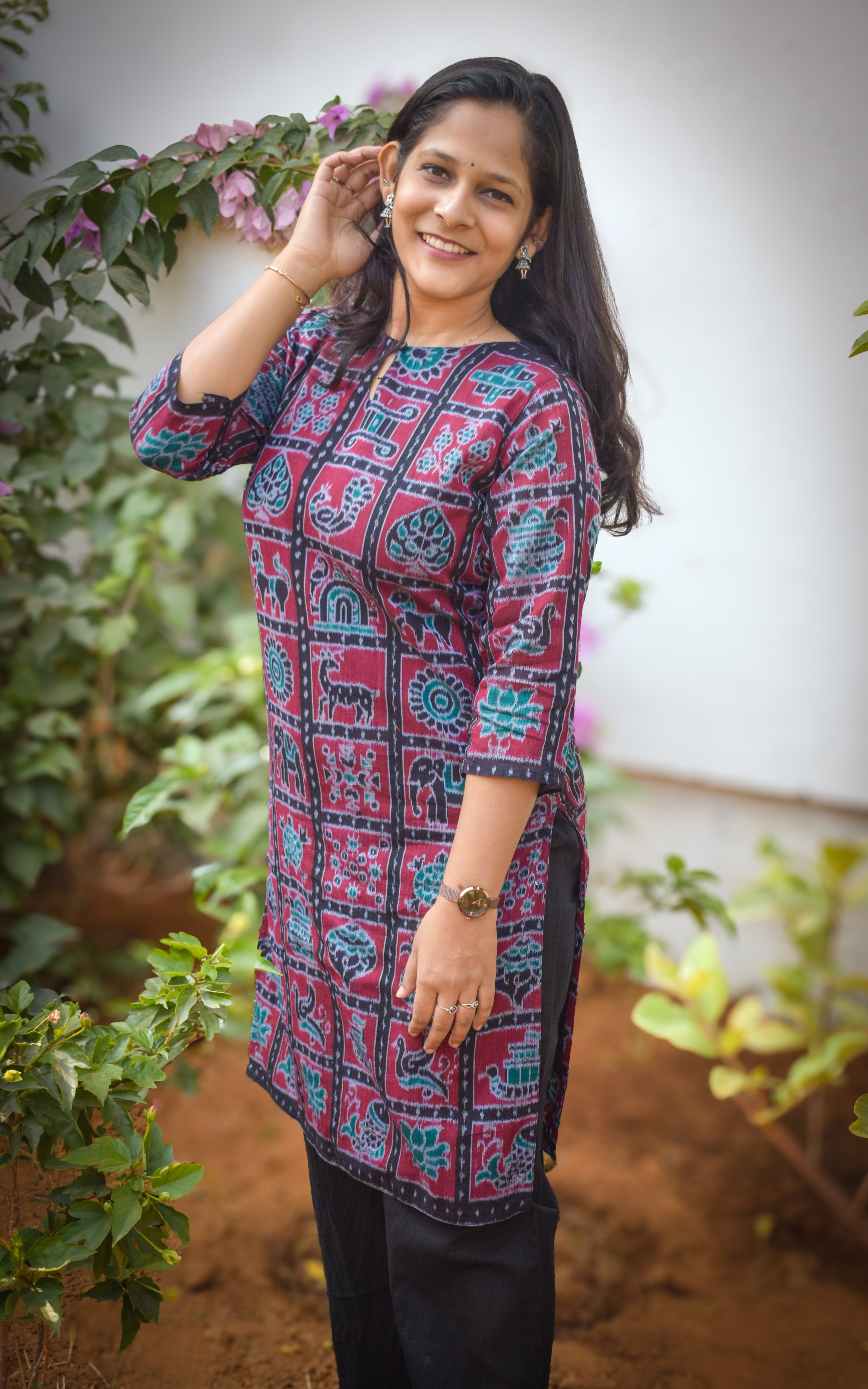 Navya Red Black Sambalpuri Handloom Nabakothi Kurti