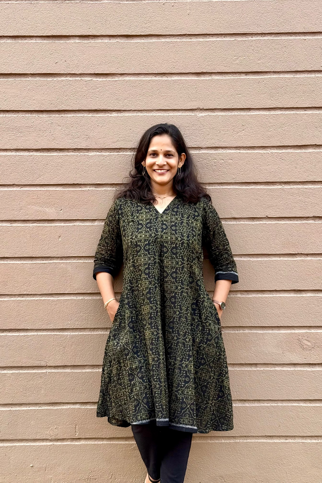 Vaidehi Black n Gold Double Ikkat Handloom Kurta