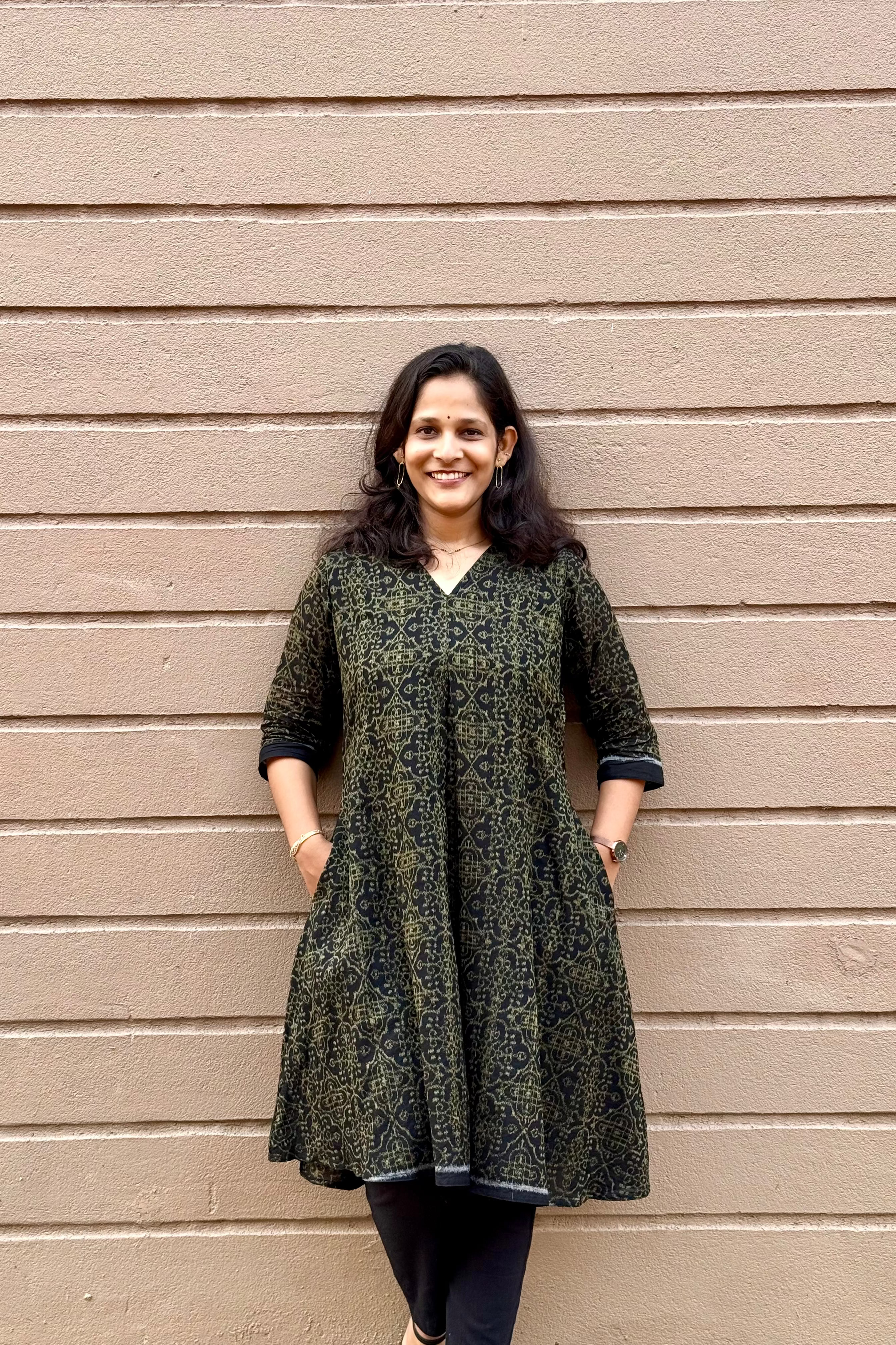 Vaidehi Black n Gold Double Ikkat Handloom Kurta