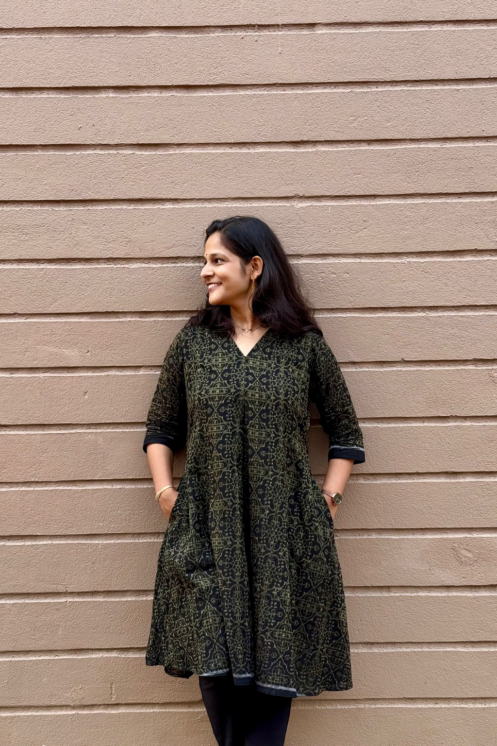 Vaidehi Black n Gold Double Ikkat Handloom Kurta