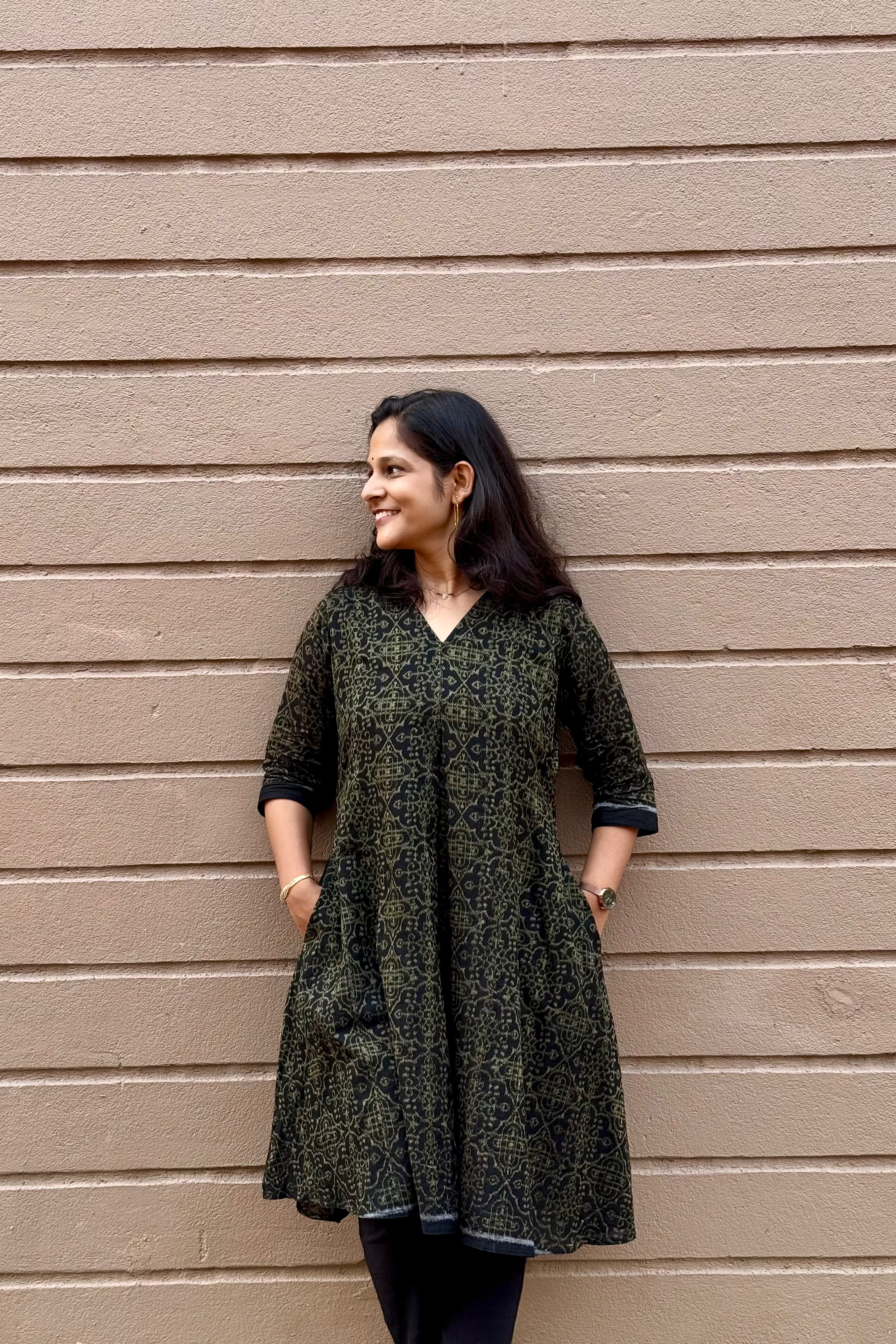 Vaidehi Black n Gold Double Ikkat Handloom Kurta
