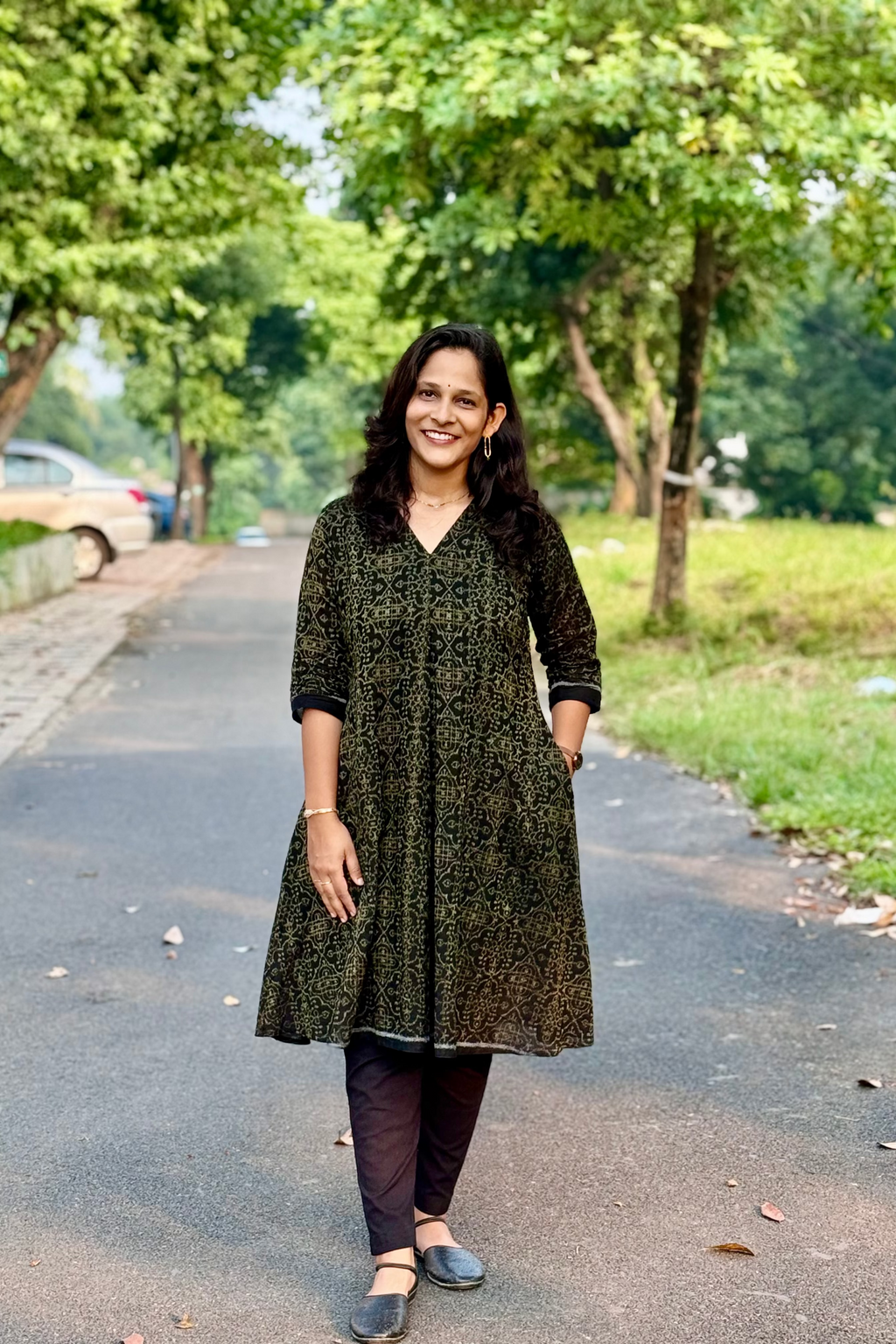 Vaidehi Black n Gold Double Ikkat Handloom Kurta