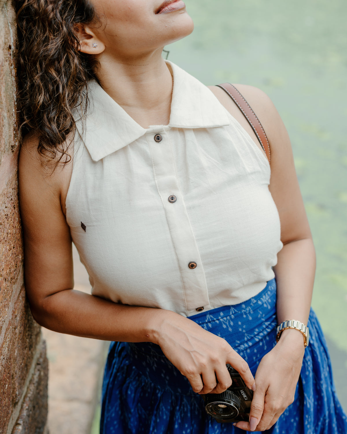 Baisali cream Kotpad handloom cotton top, close front view showing the collar and buttons